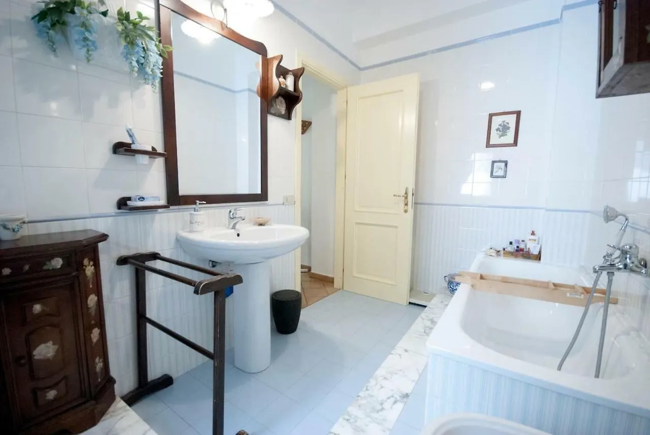 Casa Di Liliana - Elegant Villa In The Nature Palermo 0*,